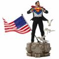 Iron Studios Deluxe: DC Comics - Clark Kent (Superman) Statue (1/10) (DCCDCG41121-10)